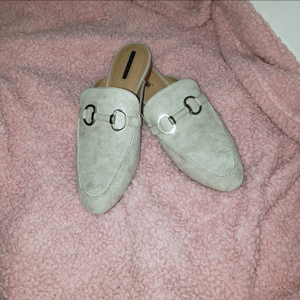 Tahari mules Sz. 9